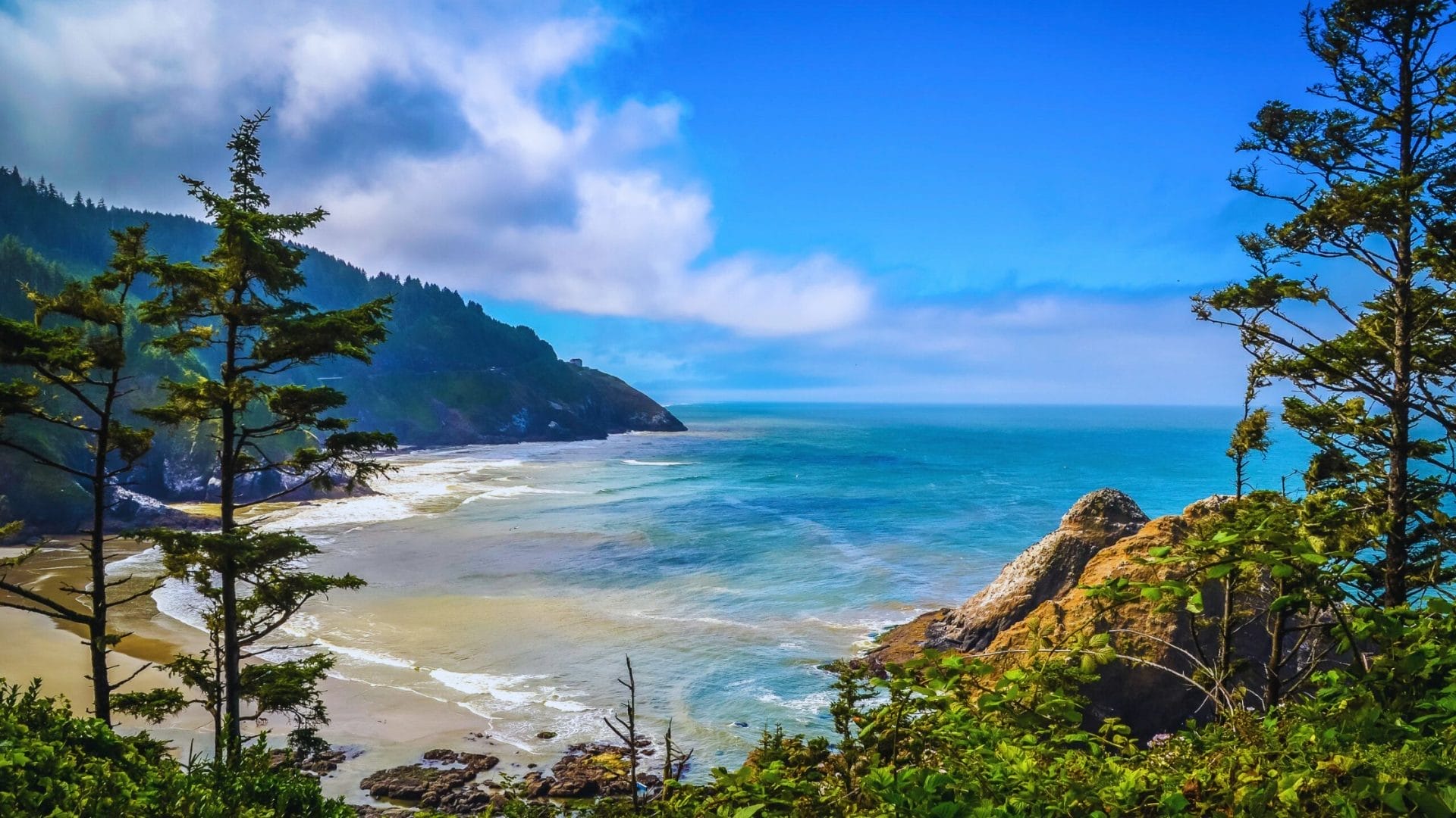 Discover the 8 Best Beach Towns on Oregon's Coast in 2025